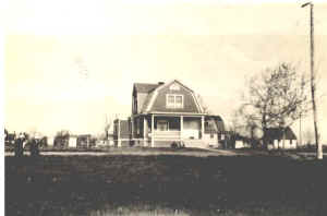 Picture of a house in Deer Park, Ohio in the early years.