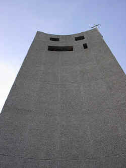 stjohnschurch-front.JPG (170956 bytes)